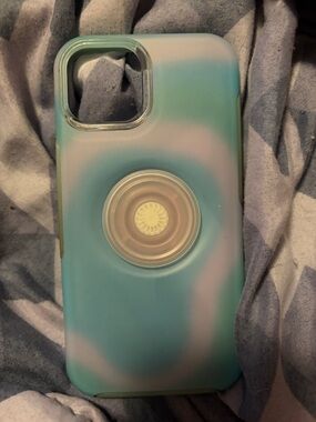 OtterBox otter pop socket iPhone 13/14 case